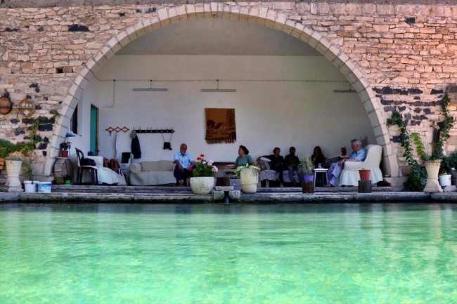 Elazığ'daki 700 yıllık konakta tarihle iç içe yaşıyorlar